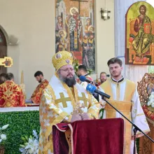 PS Paisie: Și în zilele noastre, vedem Crucea lui Hristos în mulțimea de noi martiri creştini, persecutați, uciși pentru credința lor