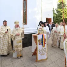 PS Varlaam Ploieșteanul a sfințit biserica Parohiei Pipera: Corabia lui Petru este prefigurarea Bisericii