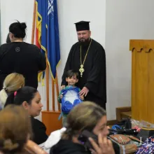 Protoieria Sector 3 a ajutat cu ghiozdane echipate complet 300 de copii cu posibilități materiale reduse