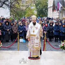 PS Teofil Trotușanul: Deși a fost om pământesc, Sfântul Nectarie a avut o slujire asemănătoare cu cea a îngerilor