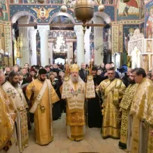 Sf. Nicolae ne-a lăsat moștenire porunca iubirii: PS Timotei Prahoveanul la hramul Bisericii Sf. Gheorghe-Nou