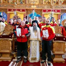 Salvamontiștii din Bușteni au primit Diploma și medalia Centenarului Patriarhiei Române