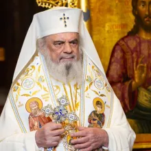 Hristos, Lumina vieții veșnice, dăruiește sens deplin întregii existențe create, spune Patriarhul Daniel