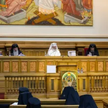 Sfântul Sinod întrunit la Palatul Patriarhiei: Au fost prezentate Anuarul și Sinaxarul Sinodal