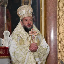Patriarhul Daniel îl felicită pe Episcopul Caransebeșului la două decenii de la întronizare: Roadele sunt vizibile