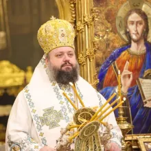 Nu doar să-L conducem pe Iisus până la intrarea în Ierusalim, ci să parcurgem cu El drumul Crucii, spune PS Paisie Sinaitul