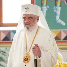 Patriarhul Daniel despre Adormirea Maicii Domnului: Luminează taina Bisericii şi a sfârşitului creştinesc al vieţii omului (Integral)