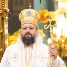 Crucea este dovada iubirii cu care Dumnezeu ne iubește, a spus PS Paisie Sinaitul la Catedrala Patriarhală