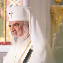 Haina luminoasă a sufletului este însăși prezența harică a lui Dumnezeu în oameni: Patriarhul Daniel