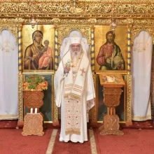 Patriarhul României: Semnul Sfintei Cruci amintește lumii de iubirea jertfelnică a Domnului Iisus Hristos