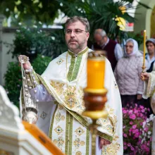 Pr. Ion Dragomir: Istoria mântuirii neamului omenesc stă sub semnul Sfintei Cruci și al Învierii Domnului Iisus Hristos