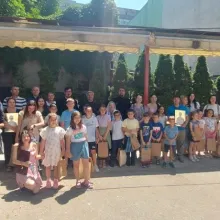 Aproximativ 200 de copii ai unei parohii din București cultivă bucuria de a învăța și de a dărui