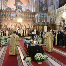 Părintele profesor Nicu Moldoveanu a fost condus pe ultimul drum pământesc