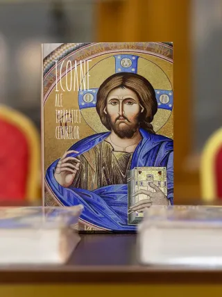 A apărut un volum de referință: „Icoane ale Împărăției Cerurilor: 40 de artiști despre mozaicul Catedralei Naționale”